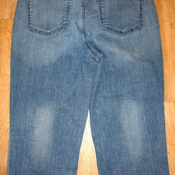 NYDJ Marilyn Straight Cuffed Denim Capris Sz 10 - Picture 7 of 10